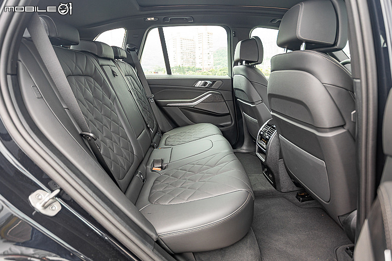 BMW X5 / X6「鉑金版」試駕｜享受高成熟度與更多配備，最末代但最超值！
