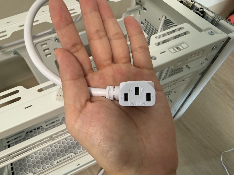 Montech TEN機殼開箱 十週年模組化紀念作 一咖三玩九種電源位置