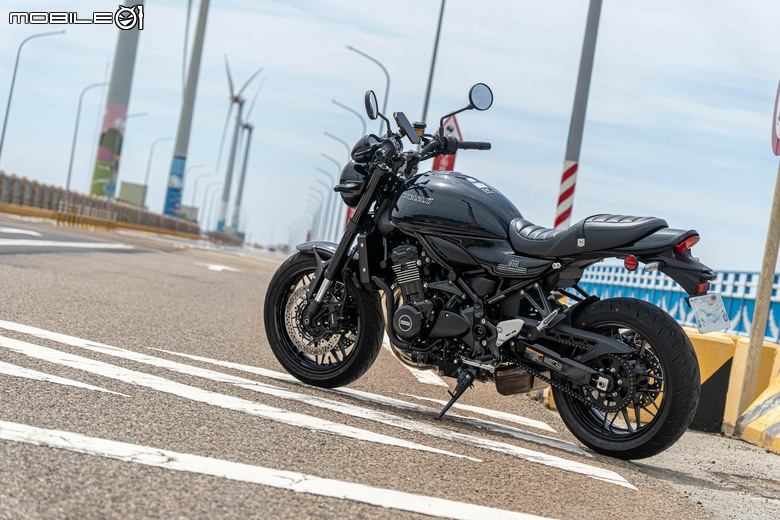 點我看大圖 KAWASAKI Z900RS 黑球試駕|經典好球不退色,只隨時間淬鍊
