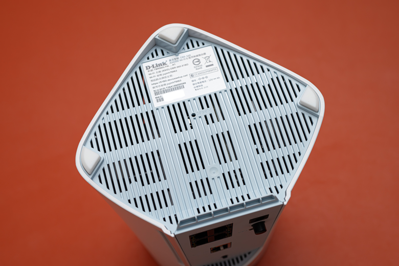 點我看大圖 【SOHO 連網救星】Wi-Fi 6 路由器 D-Link DBR-560 實測:雙網備援與 WireGuard VPN 設定全攻略