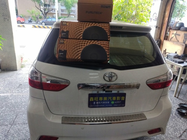 汽車裝Morel Hybrid-62音響效果如何?搭配四門制震做成密閉音箱,實聽人聲清晰、低音飽滿不轟頭