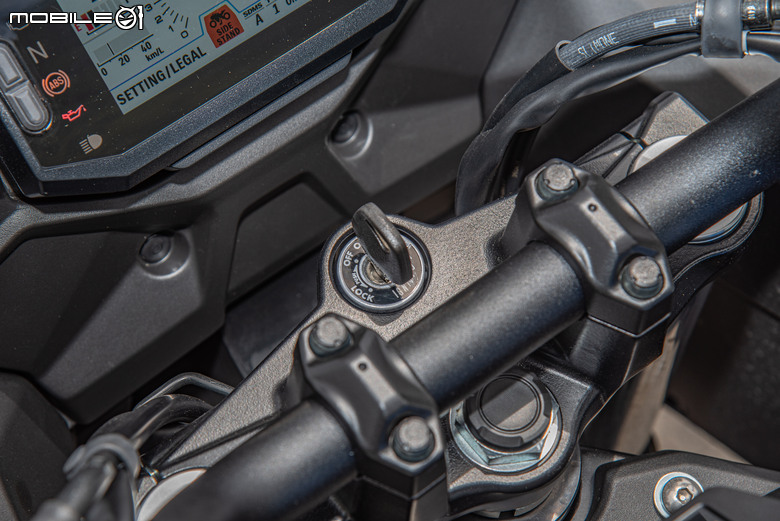 點我看大圖 2026 SUZUKI SV-7GX 試駕報告|V雙風味依然經典,熱血可以更加舒適!