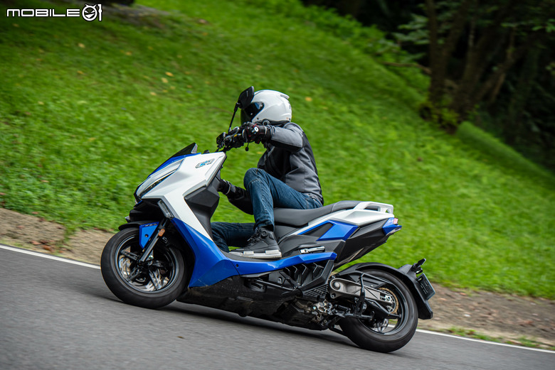 點我看大圖 KYMCO G7 試駕|電推輕量轉生,旗艦跑旅降臨