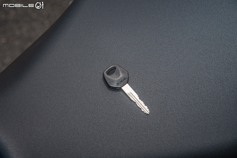 點我看大圖 2026 SUZUKI SV-7GX 試駕報告|V雙風味依然經典,熱血可以更加舒適!