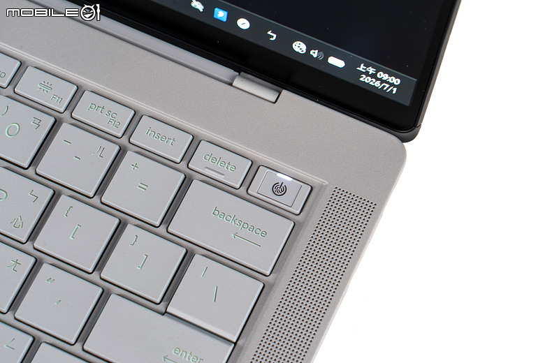 ASUS ExpertBook Ultra 體驗|首搭 3K Tandem OLED 的極輕 AI 商務旗艦!