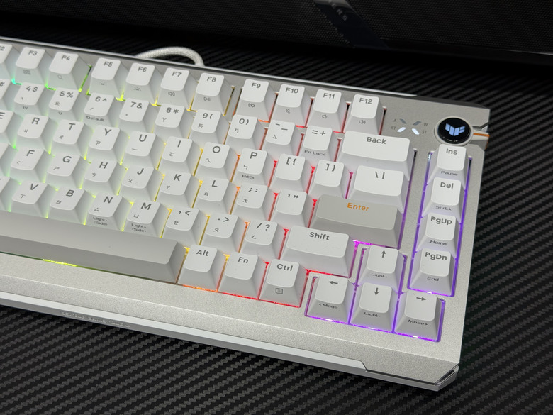 【開箱｜心得】支援熱插拔的磁軸屆CP值天花板！｜ASUS TUF Gaming K4 Magnetic