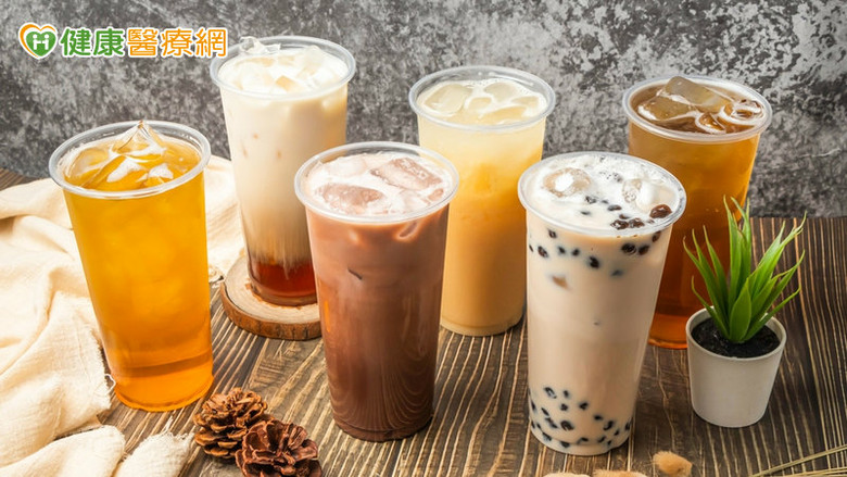 口渴、頻尿、容易累別只怪天氣熱！醫提醒夏季血糖管理重點
