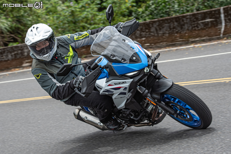 點我看大圖 2026 SUZUKI SV-7GX 試駕報告|V雙風味依然經典,熱血可以更加舒適!