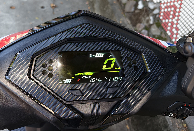 【新車心得】SYM 二代 JET SL+ 新車開箱+一日雙北訓車油耗實測分享