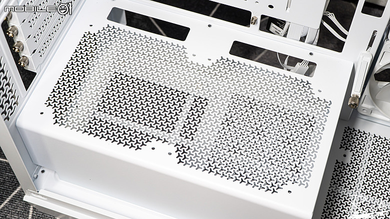 【開箱】賊船MATX海景殼 | CORSAIR 2800X RS-R ARGB WEHITE