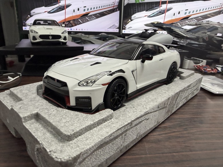 [開箱]1/18 Nissan GT-R Nismo R35 2022