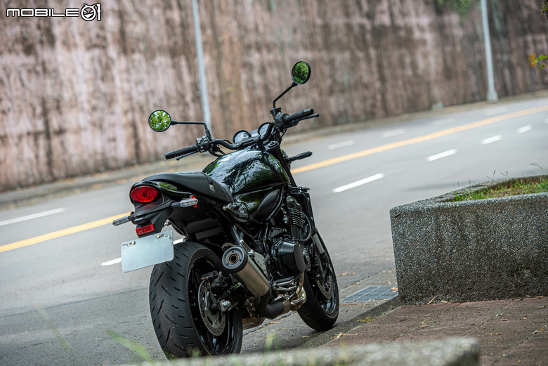 點我看大圖 KAWASAKI Z900RS 黑球試駕|經典好球不退色,只隨時間淬鍊