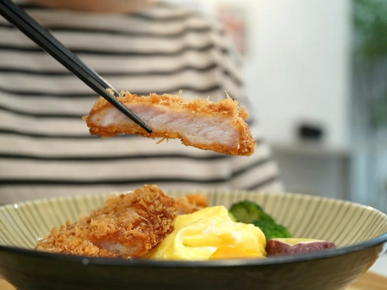 【食記】台南東區美食｜豪華海鮮粥、金沙蝦仁湯加購土魠魚、日式炸豬排咖哩飯、麻辣水煮煲，均消200多、份量誠意足