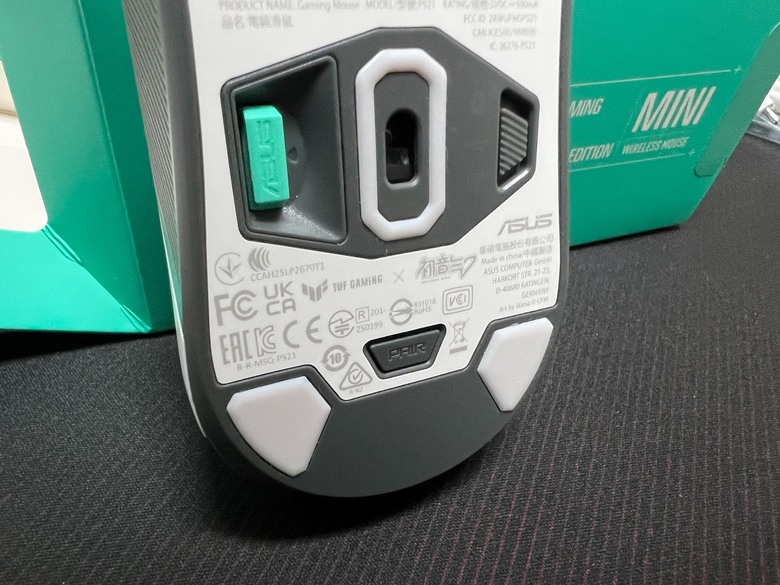 [輕開箱] TUF GAMING Mini Wireless 初音聯名三模滑鼠