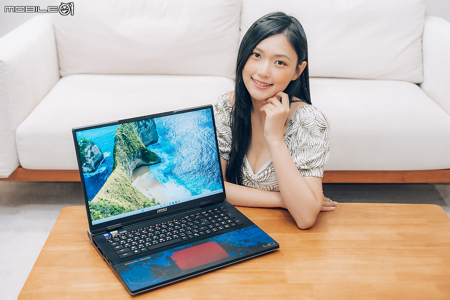 MSI Titan 18 HX 史詩天龍座 40 週年典藏特仕版開箱｜從內到外滿載龍魂細節