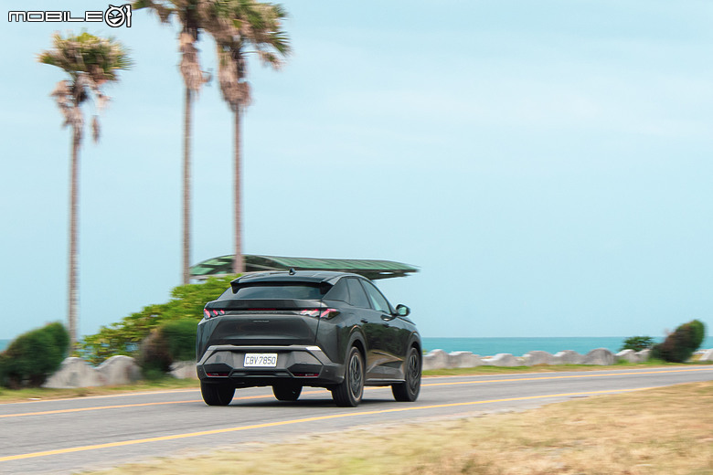 Peugeot 3008 新年式試駕｜軟硬體同步優化，更迷人的法國味！feat. Citroen C5 Aircross