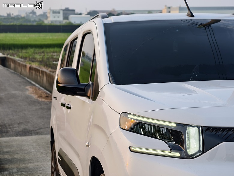 點我看大圖 生活需要的,剛好都放得下 / Citroën Berlingo