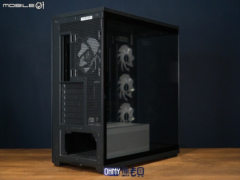 效能、價格我都要！君主 TG3海景機殼 ft. PureFlow ARGB 水冷散熱器