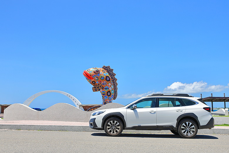 點我看大圖 (映像旅行) 澎湖EP.1 開著Subaru Outback搭渡輪,享受湛藍跳島的天倫旅行吧