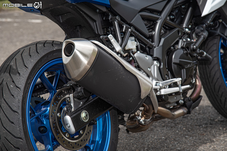 點我看大圖 2026 SUZUKI SV-7GX 試駕報告|V雙風味依然經典,熱血可以更加舒適!