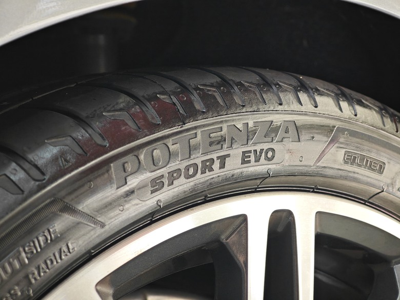 [換胎分享] G30 530d Bridgestone Potenza Sport Evo