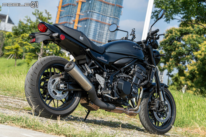 點我看大圖 KAWASAKI Z900RS 黑球試駕|經典好球不退色,只隨時間淬鍊
