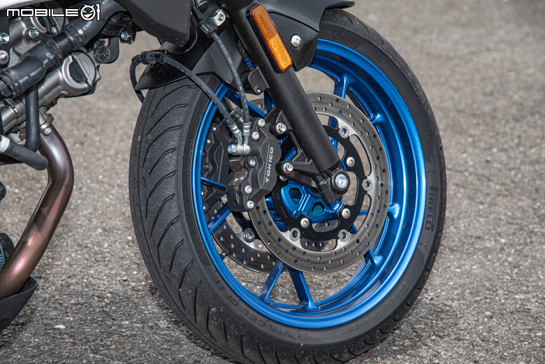 點我看大圖 2026 SUZUKI SV-7GX 試駕報告|V雙風味依然經典,熱血可以更加舒適!
