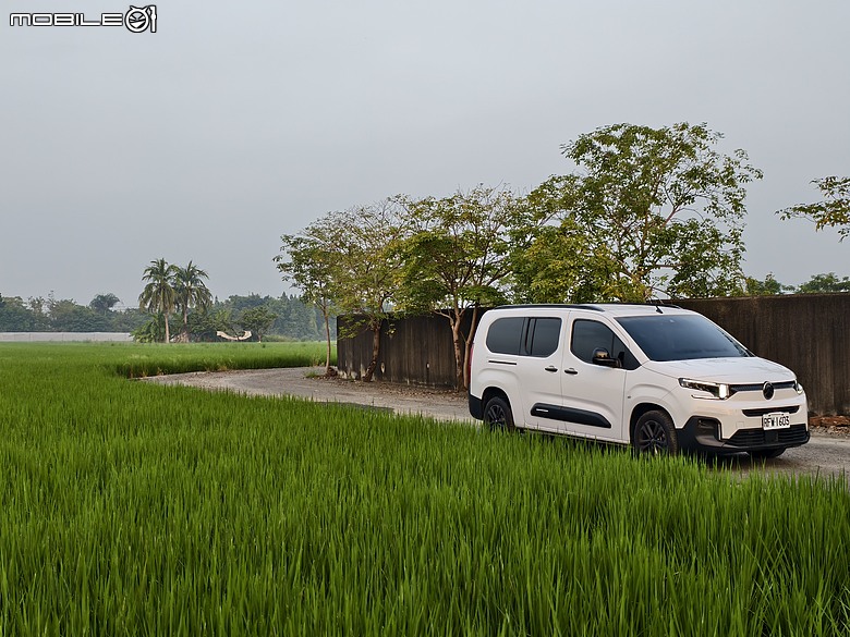 點我看大圖 生活需要的,剛好都放得下 / Citroën Berlingo