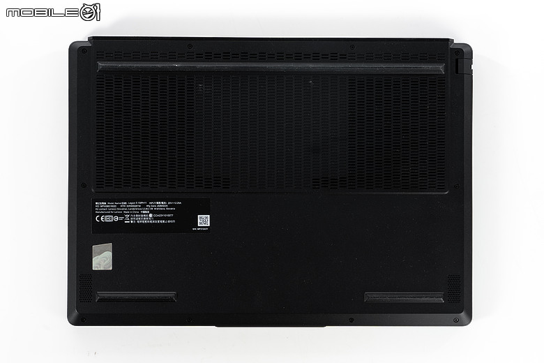 Lenovo Legion 5i (Gen11) 測試報告｜螢幕增大、結構瘦身，RTX 5060 滿血輸出！