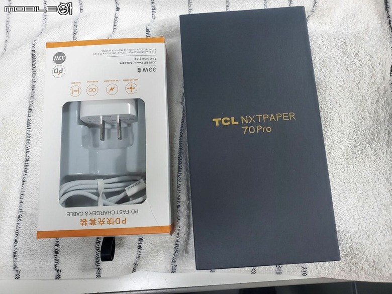 TCL NXTPAPER 70 Pro 這款不(修正)支援SD卡的手機，重點是LCD IPS螢幕..可惜音源孔沒有..居然沒代理進來