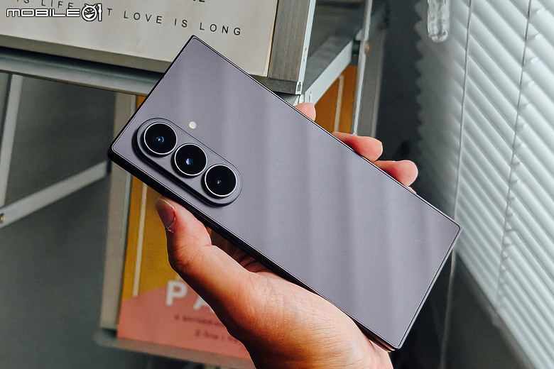 Samsung Galaxy Z Fold8 Ultra 評測報告｜輕薄手感與極致多工的完美平衡！