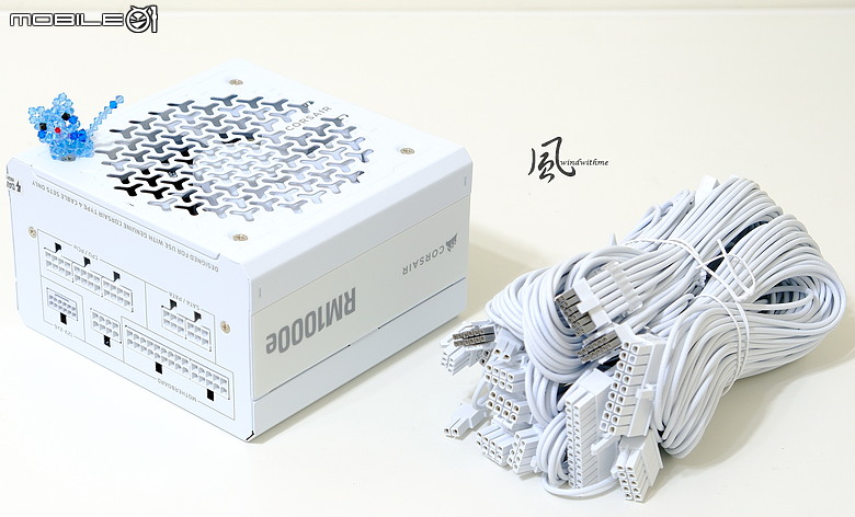白色木紋新風格：X870E AERO X3D WOOD搭FRAME 5000D WOOD RS實測