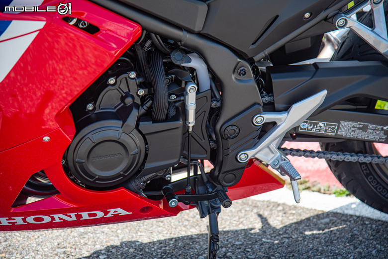Honda CBR500R E-Clutch 賽道試駕｜非典型快排！另闢蹊徑的換檔體驗