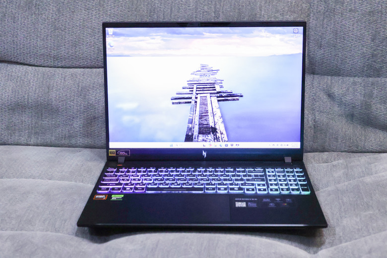 Acer Nitro V 16 AI開箱 AMD Ryzen 7 AI 450 + RTX5060 8G+16G DDR5 + 180Hz