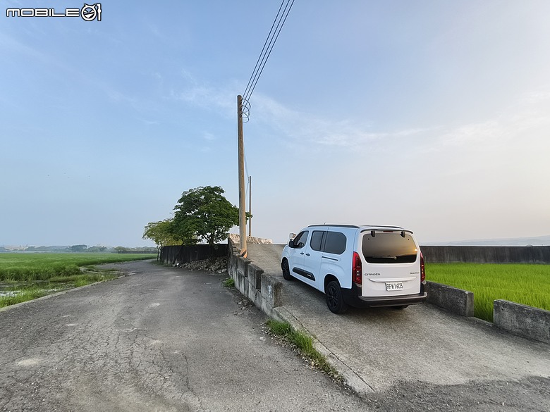 點我看大圖 生活需要的,剛好都放得下 / Citroën Berlingo