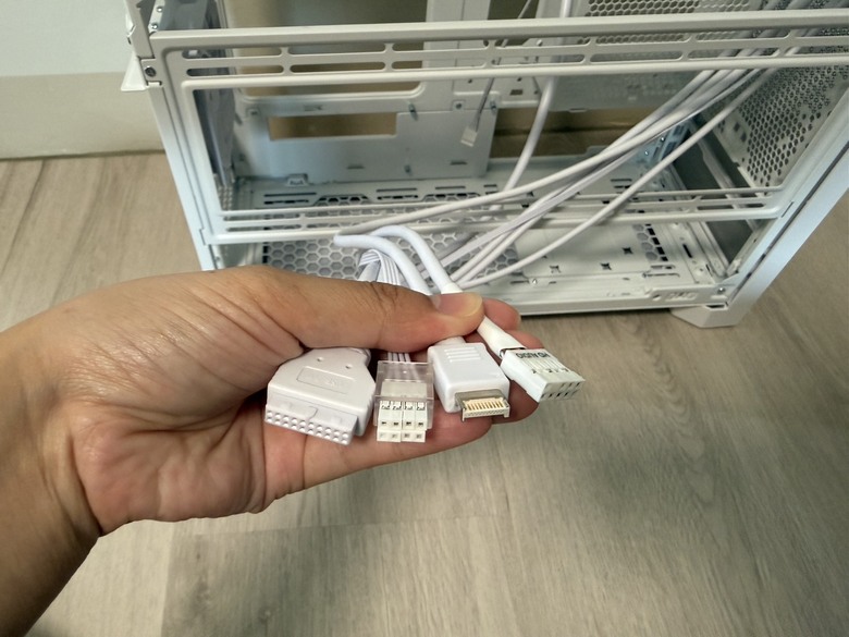Montech TEN機殼開箱 十週年模組化紀念作 一咖三玩九種電源位置