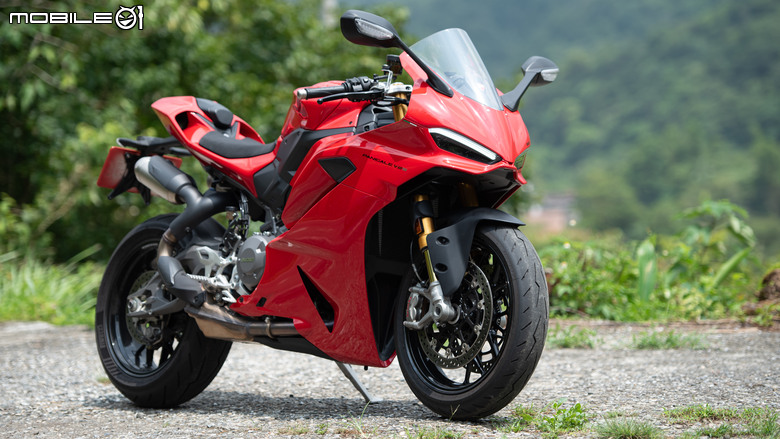 點我看大圖 DUCATI Pangale V2 S 試駕|街賽一體混血王子!超輕量級、最親民的DUCATI跑車