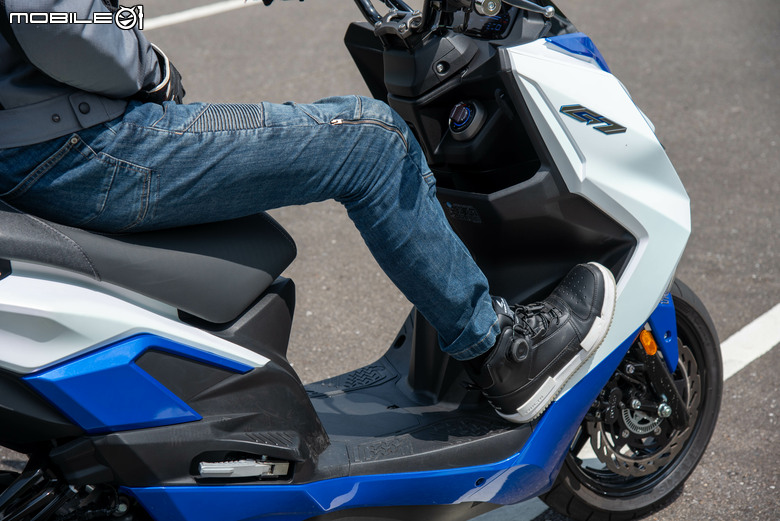 點我看大圖 KYMCO G7 試駕|電推輕量轉生,旗艦跑旅降臨
