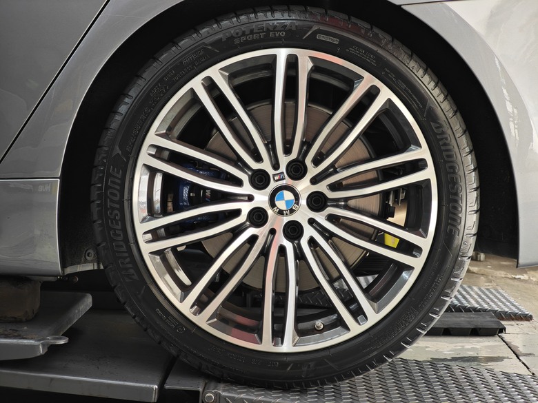 [換胎分享] G30 530d Bridgestone Potenza Sport Evo