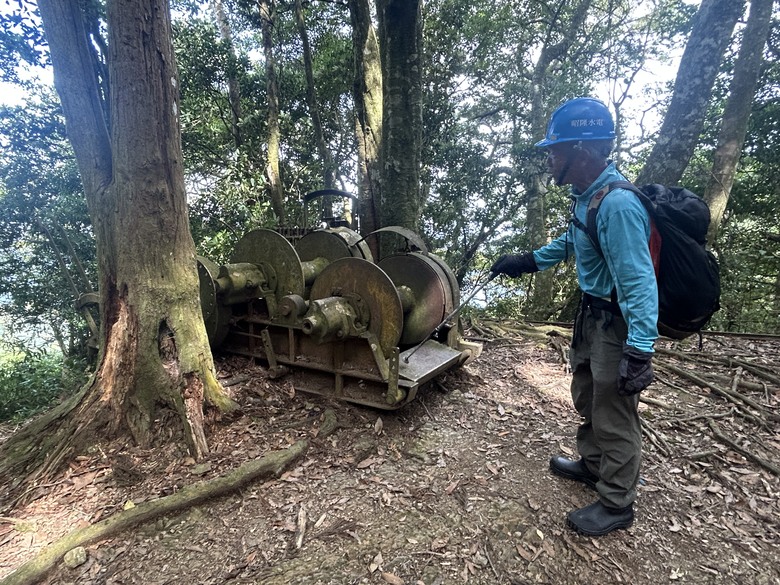 苗 栗 最 高 峰 加 里 山 ( 台 版 富 士 山 )