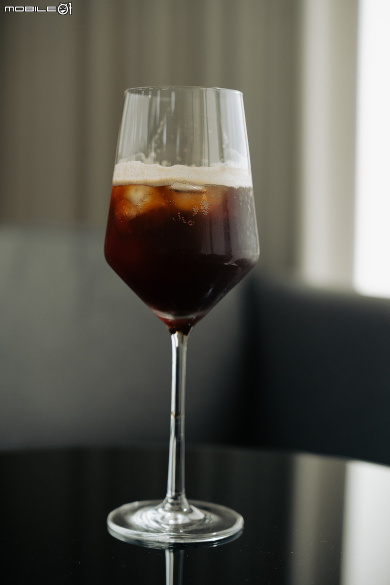 飛利浦 Philips Baristina 一滑即萃義式咖啡機開箱實測|一滑完成現磨咖啡,讓每天在家喝精品咖啡變得更簡單