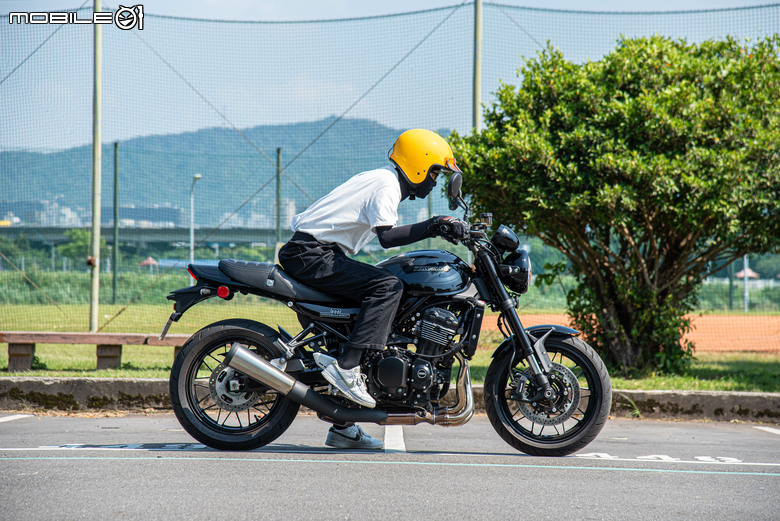 點我看大圖 KAWASAKI Z900RS 黑球試駕|經典好球不退色,只隨時間淬鍊