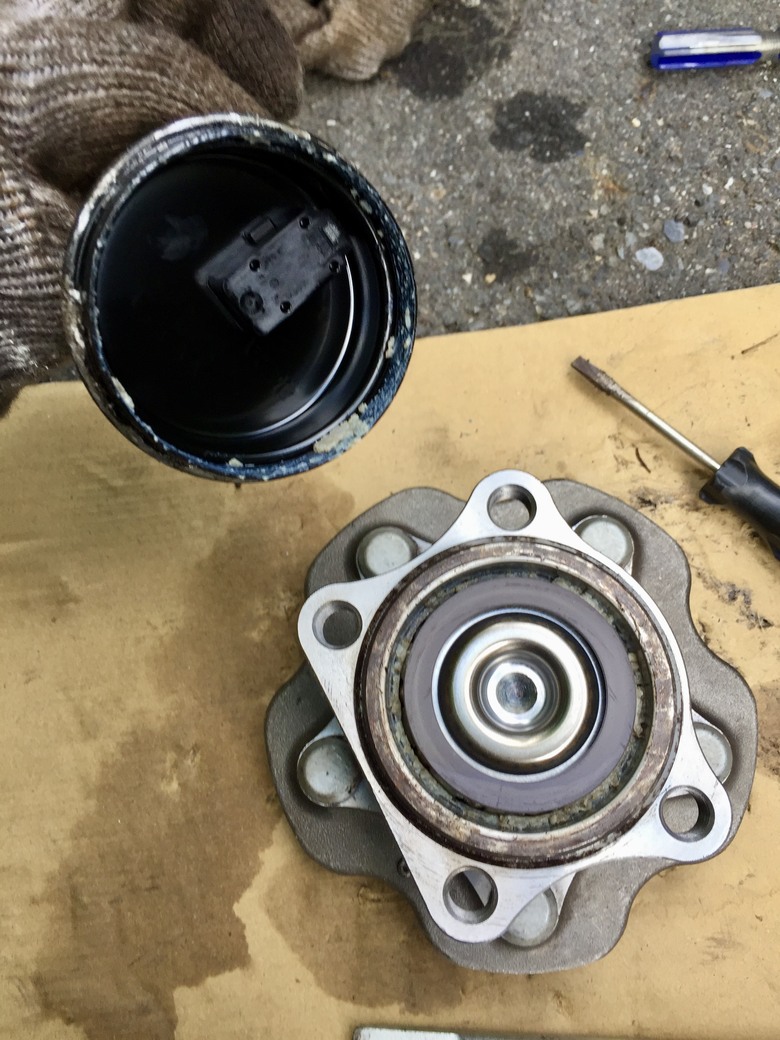 DIY維修 2010 RAV4 2WD 後輪 ABS sensor