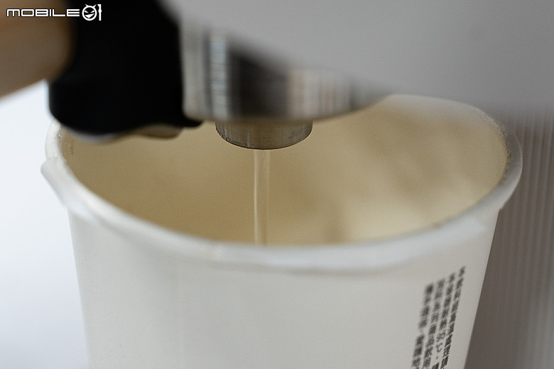 飛利浦 Philips Baristina 一滑即萃義式咖啡機開箱實測|一滑完成現磨咖啡,讓每天在家喝精品咖啡變得更簡單
