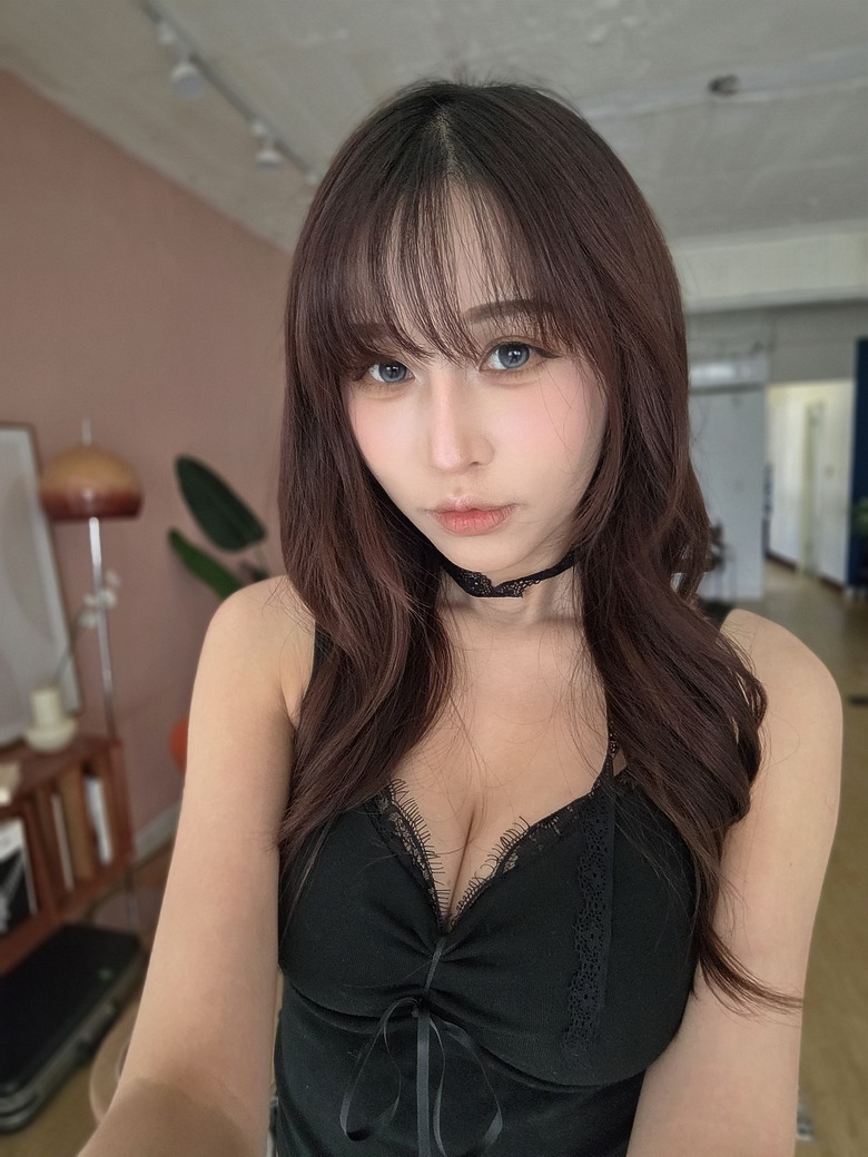 Samsung Galaxy Z Fold8 Ultra 評測報告｜輕薄手感與極致多工的完美平衡！