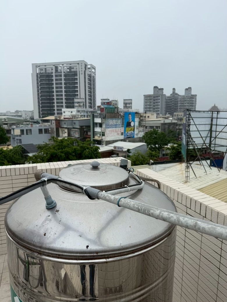 水塔架高一高一低進出水？