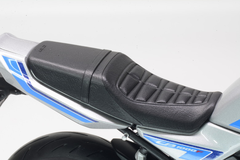 【模型製作】TAMIYA 1/12 HONDA CB1000F (圖多)