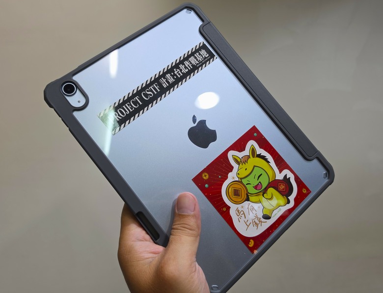 給iPad一個甜蜜家園「HIPPORIZZ 河馬引力 Origo 晶透筆槽防摔殼 iPad保護殼」開箱評價