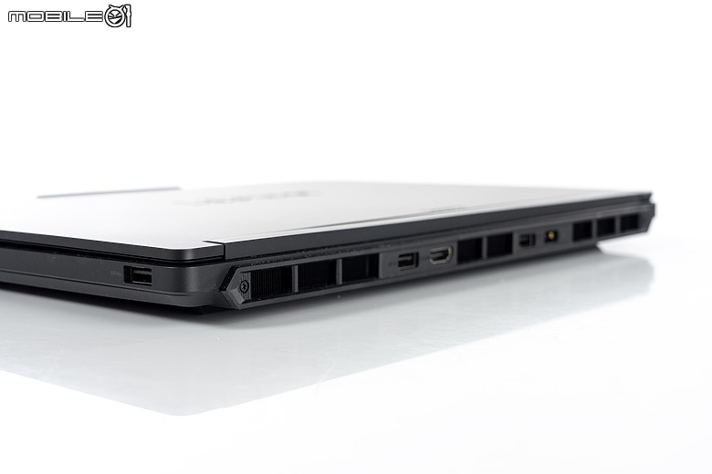 Lenovo Legion 5i (Gen11) 測試報告｜螢幕增大、結構瘦身，RTX 5060 滿血輸出！