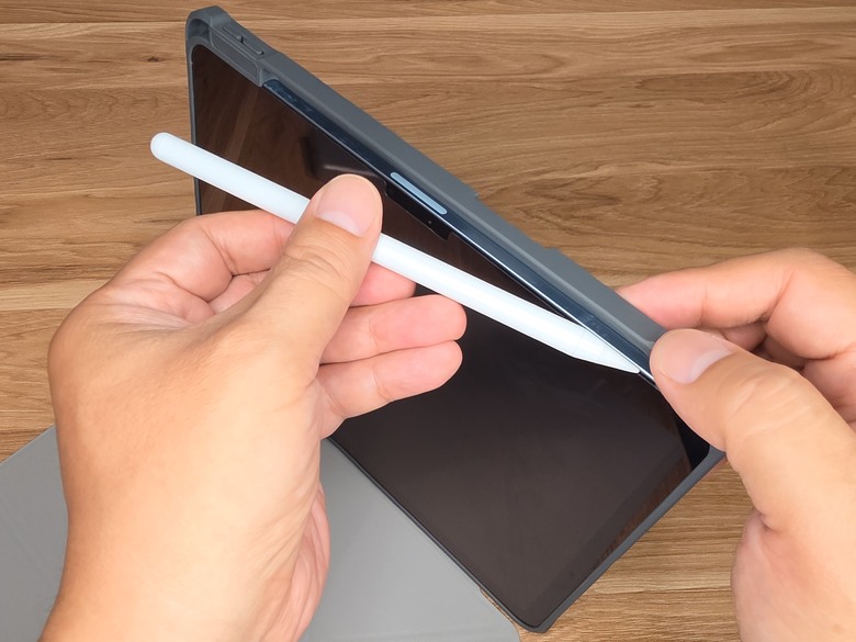 給iPad一個甜蜜家園「HIPPORIZZ 河馬引力 Origo 晶透筆槽防摔殼 iPad保護殼」開箱評價